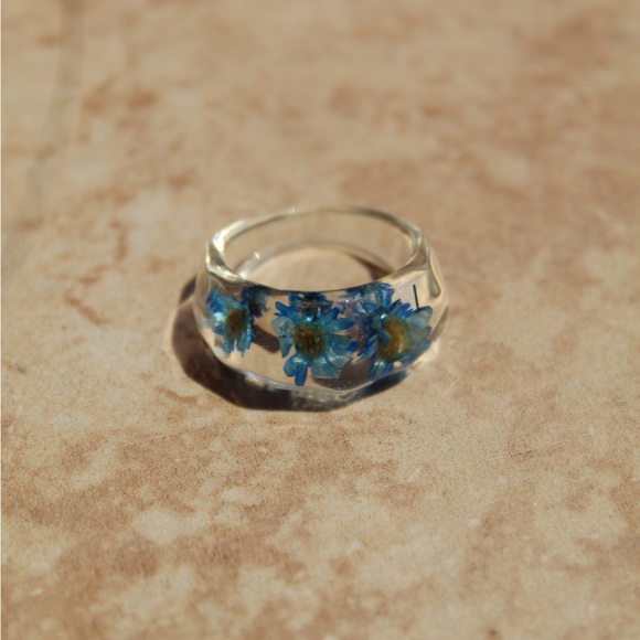 BLUE REAL FLOWER RING - Picture 2 of 5